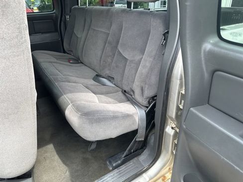 Used 2005 GMC Sierra 1500 SLE w/ Safe And Sound Package AWD/4WD image 25