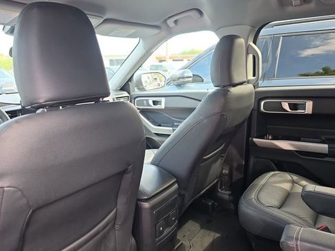 Used 2023 Ford Explorer XLT RWD image 12