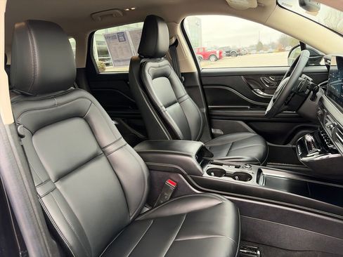 Used 2023 Lincoln Corsair AWD image 17