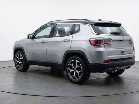 Used 2025 Jeep Compass Limited AWD/4WD image 6