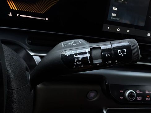 Used 2026 Kia Carnival FWD image 41