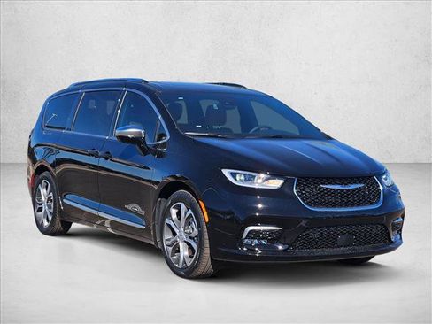New 2026 Chrysler Pacifica Pinnacle FWD image 7