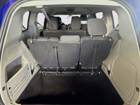 Used 2019 Dodge Grand Caravan SE FWD image 32