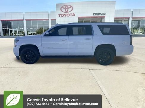 Used 2016 Chevrolet Suburban LT image 2