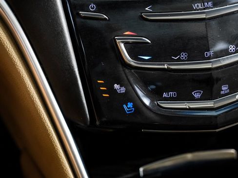 Used 2018 Cadillac XTS Platinum FWD image 21