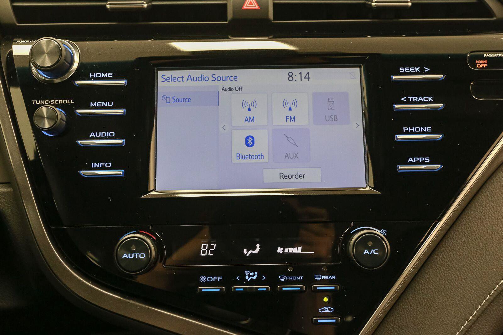 Used 2018 Toyota Camry SE FWD image 24