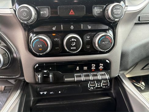 Used 2019 RAM 1500 Big Horn AWD/4WD image 25