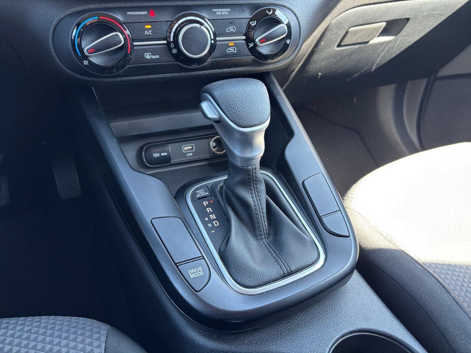 Used 2025 Kia Soul LX w/ LX Technology Package FWD image 38