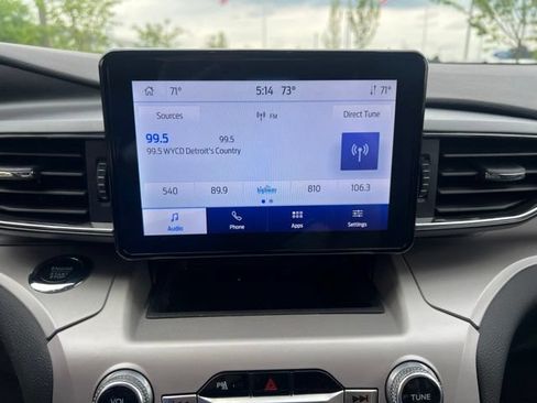 Used 2024 Ford Explorer XLT w/ Equipment Group 202A AWD/4WD image 26