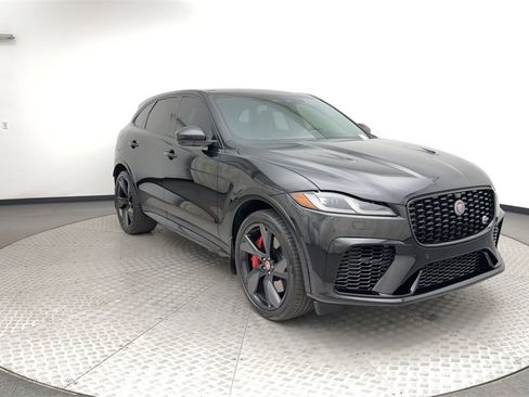 Used 2023 Jaguar F-PACE SVR image 8