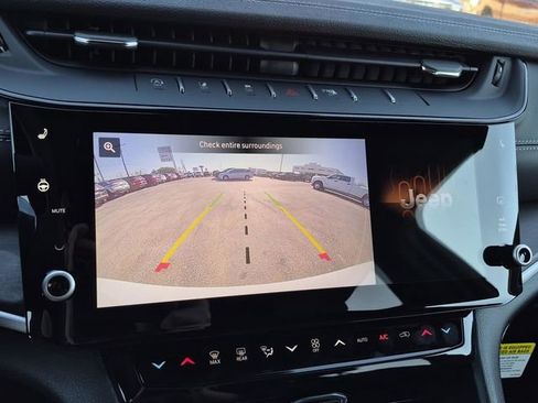 New 2026 Jeep Grand Cherokee Altitude AWD/4WD image 18