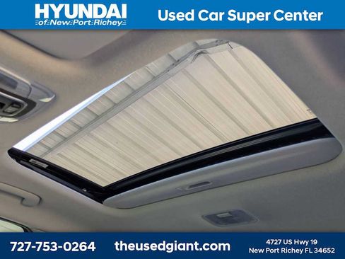 Used 2023 Hyundai Elantra Limited w/ Preferred Accessory Package FWD image 21