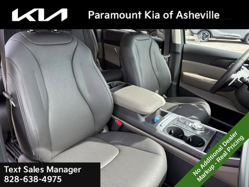 New 2026 Kia Carnival LXS image 20