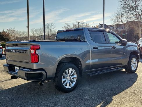 Used 2020 Chevrolet Silverado 1500 Custom w/ Custom Value Package image 4