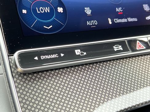 New 2025 Mercedes-Benz C 300 4MATIC Sedan image 32