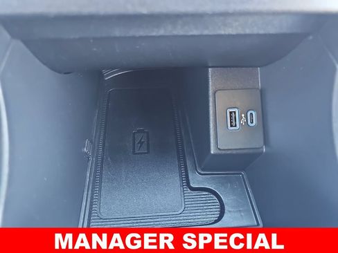 Used 2022 Ford Edge Titanium AWD/4WD image 25
