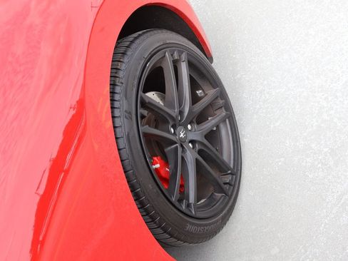 Used 2015 Maserati GranTurismo Sport RWD image 36