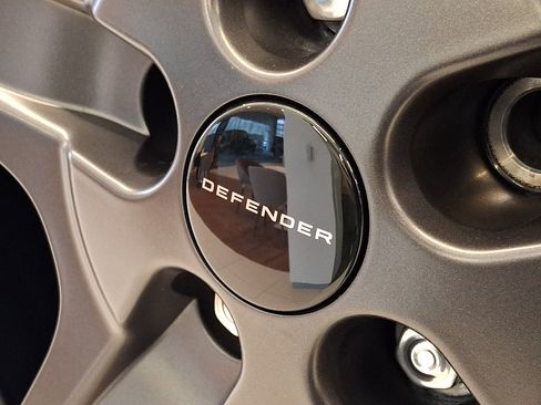 New 2026 Land Rover Defender 110 X-Dynamic SE image 22
