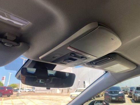 Used 2023 Toyota Camry SE image 31