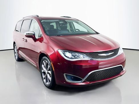 Used 2018 Chrysler Pacifica Limited w/ Tire & Wheel Group image 2