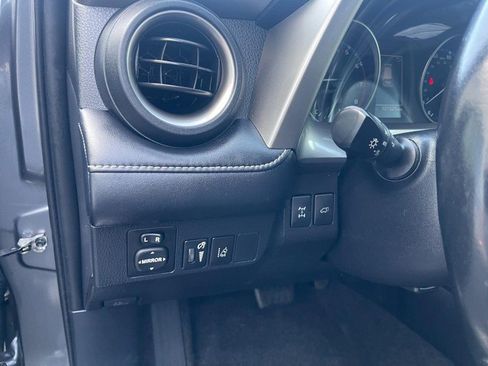 Used 2018 Toyota RAV4 XLE AWD/4WD image 21