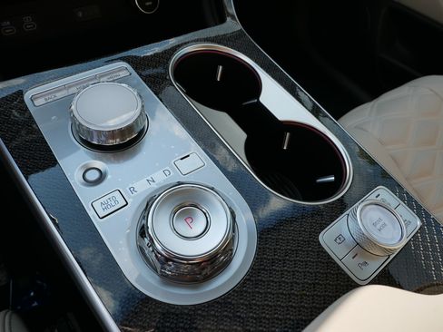 New 2025 Genesis GV80 3.5T e-SC image 9