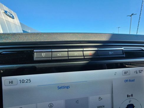 Used 2023 Ford F150 Limited image 16