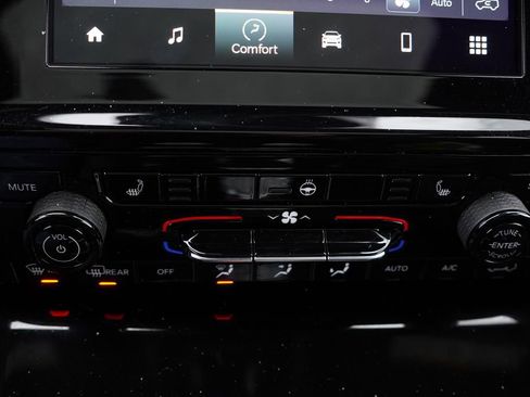 Certified 2024 Jeep Grand Cherokee L Altitude image 30