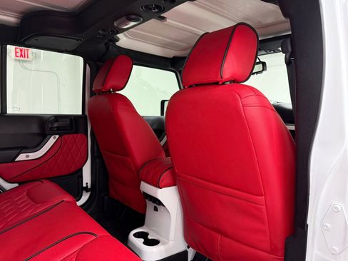 Used 2018 Jeep Wrangler Unlimited Sport S image 34