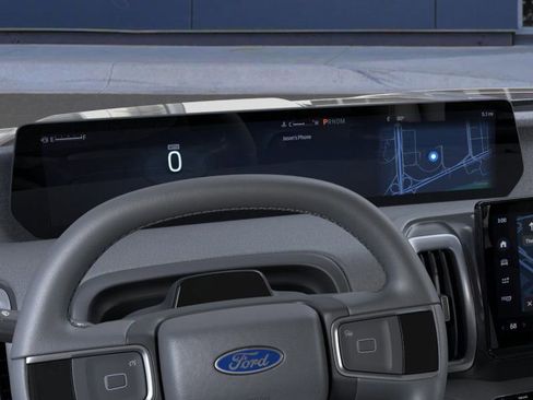 New 2025 Ford Expedition Active image 13