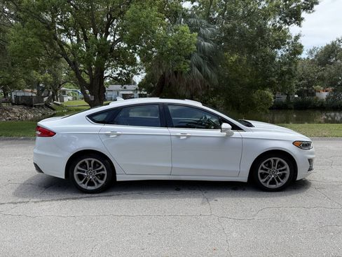 Used 2020 Ford Fusion SEL FWD image 4