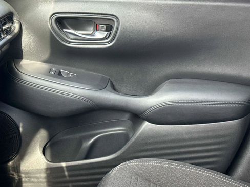 Certified 2023 Honda HR-V LX image 19