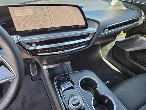 New 2026 Cadillac Lyriq V image 25