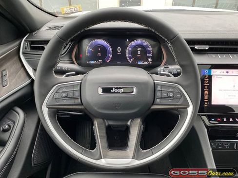 New 2026 Jeep Grand Cherokee Limited image 18