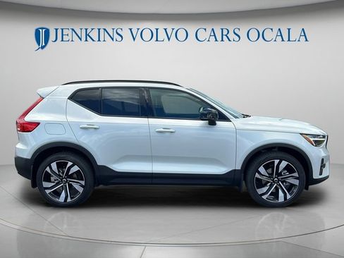 New 2026 Volvo XC40 B5 Plus w/ Climate Package AWD/4WD image 2