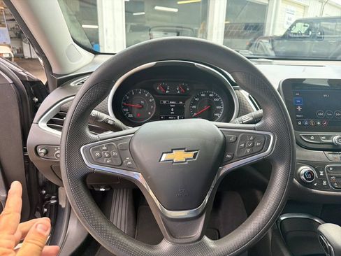 Used 2023 Chevrolet Malibu LT FWD image 17