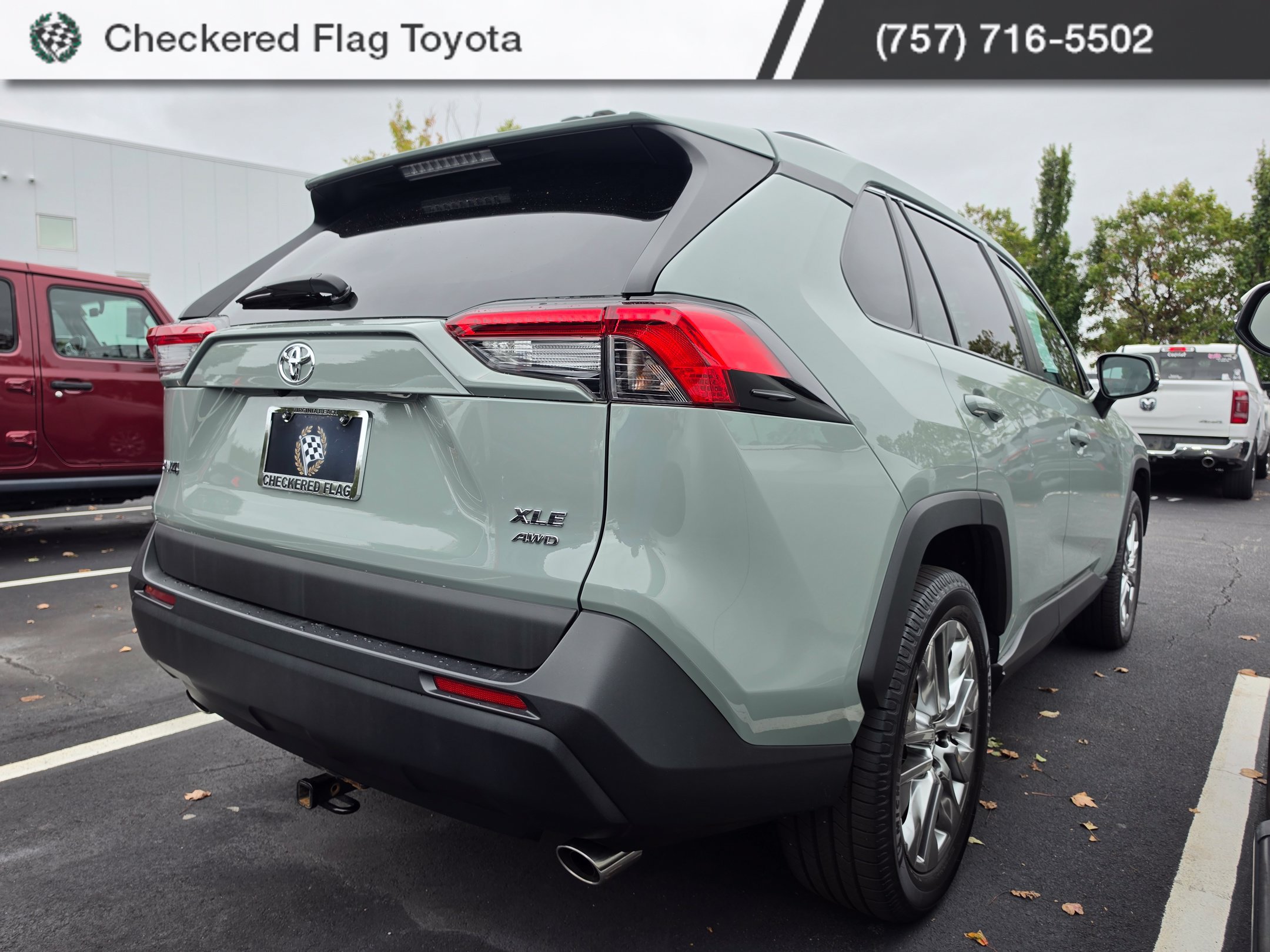 Used 2020 Toyota RAV4 XLE Premium AWD/4WD image 6