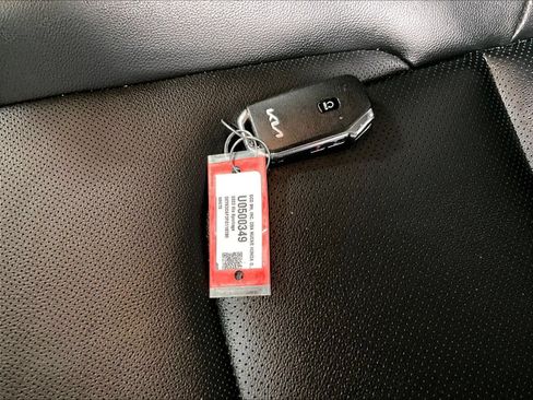 Used 2023 Kia Sportage EX image 29