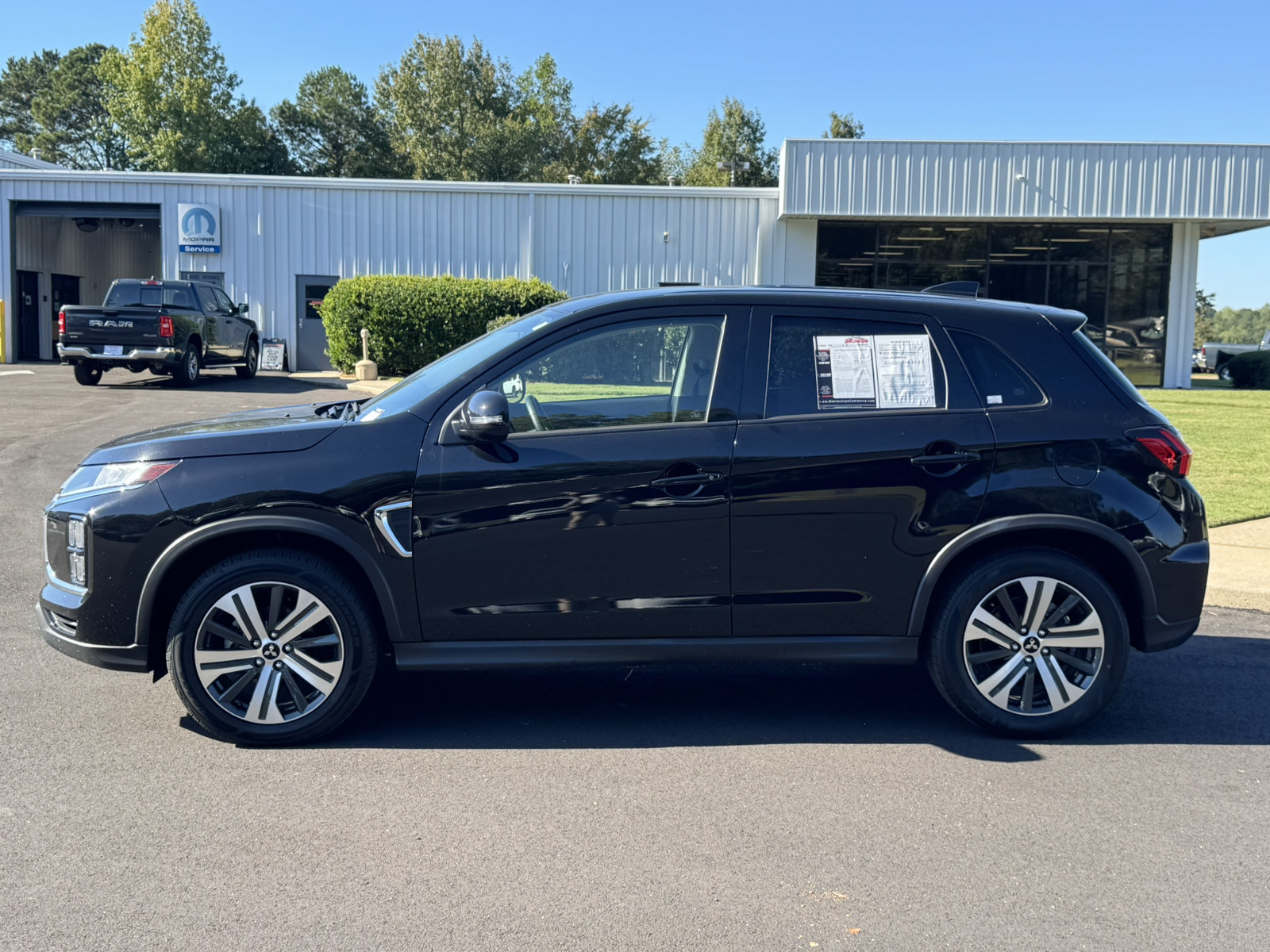 Used 2024 Mitsubishi Outlander Sport ES AWD/4WD image 8