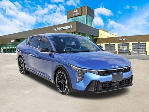 Used 2025 Kia K4 GT-Line w/ GT-Line Premium Package image 3