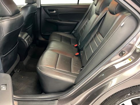 Used 2017 Toyota Camry XLE w/ Moonroof Package FWD image 22