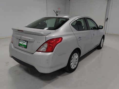 Used 2019 Nissan Versa SV FWD image 9