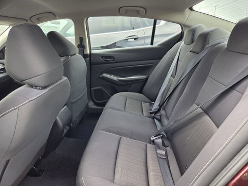 Used 2025 Nissan Altima 2.5 SV FWD image 28