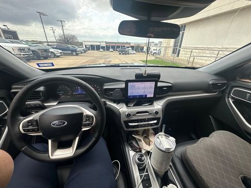 Used 2024 Ford Explorer XLT image 14