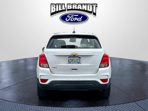 Used 2020 Chevrolet Trax LS FWD image 4