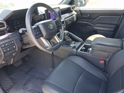 Used 2026 Toyota 4Runner SR5 AWD/4WD image 11
