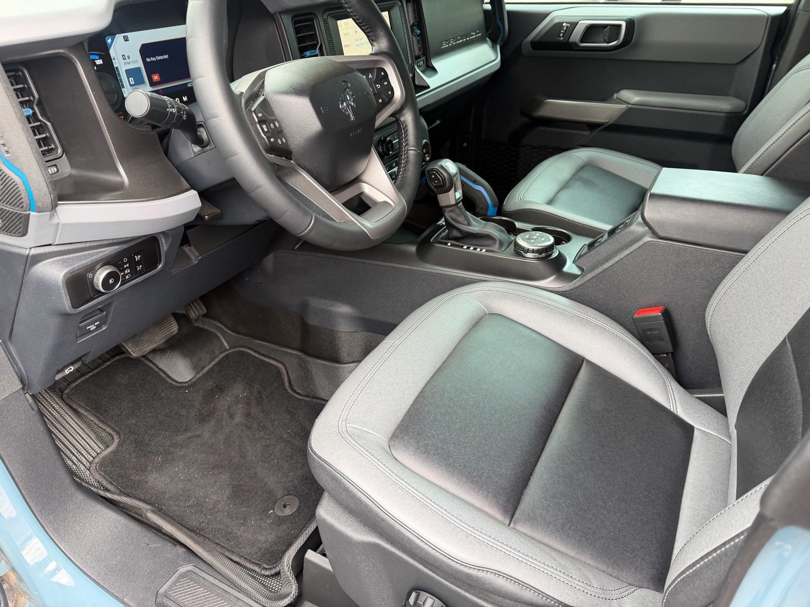 Used 2023 Ford Bronco Black Diamond w/ Sasquatch Package AWD/4WD image 17