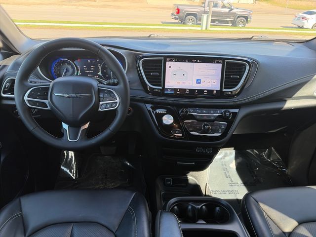 Used 2025 Chrysler Pacifica Select FWD image 33