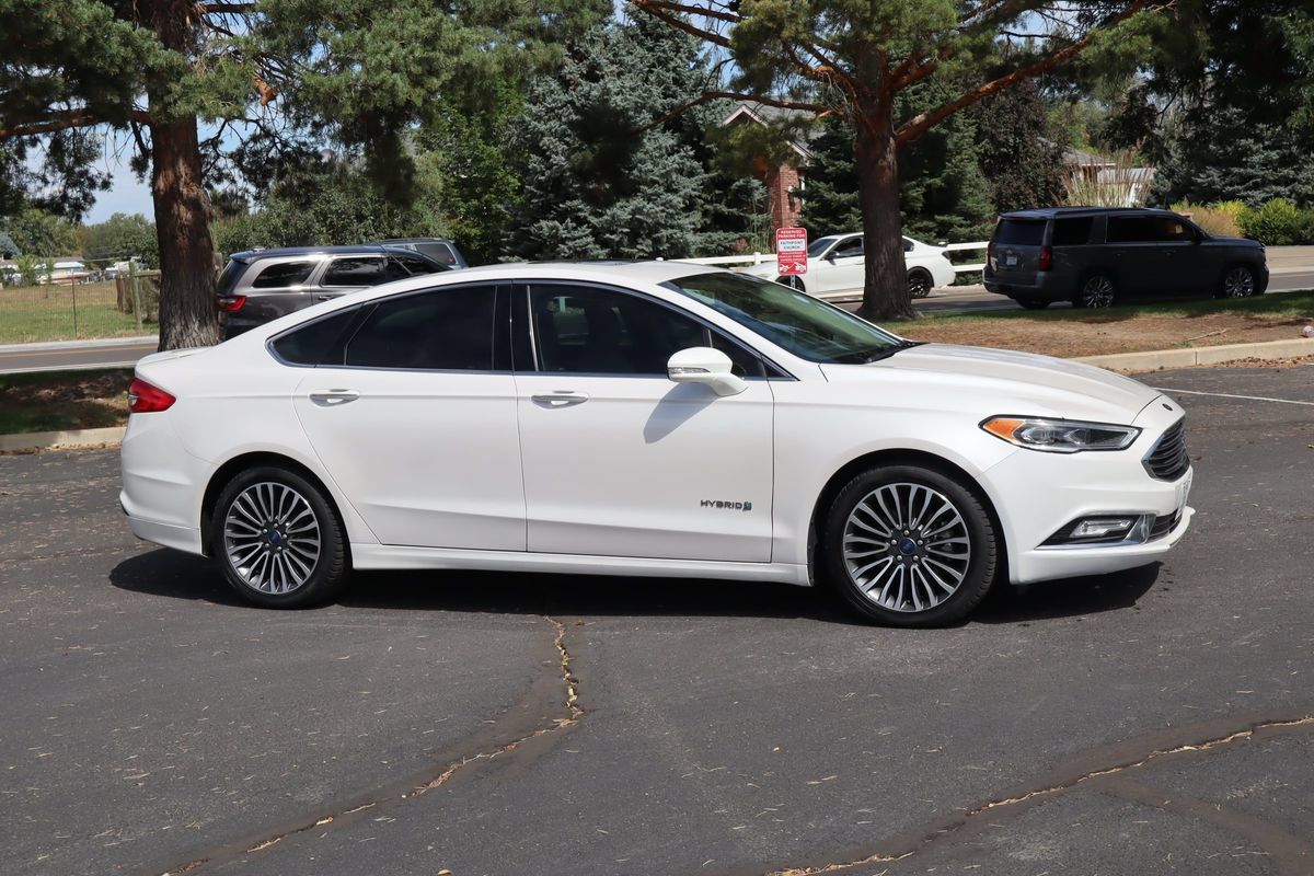 Used 2017 Ford Fusion Titanium FWD image 2
