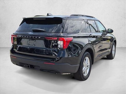 New 2026 Ford Explorer Active RWD image 2